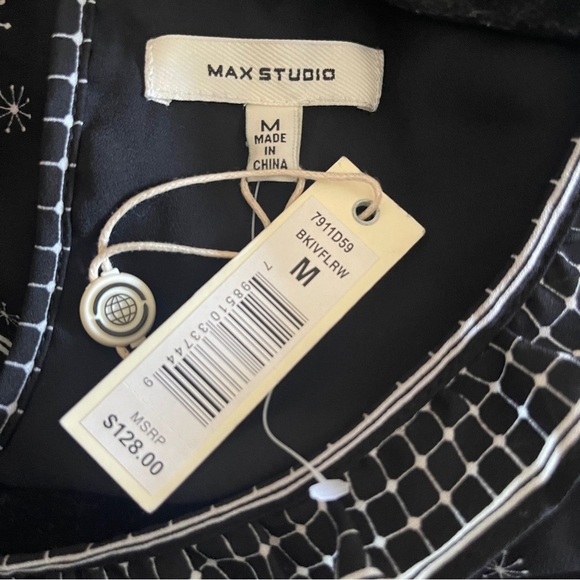 NWT MAX STUDIO Long Ruffle Sleeve Shift Dress, Medium - Picture 7 of 9